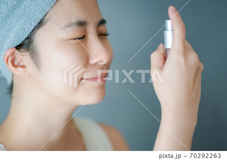 スキンケア　30代女性 70292263