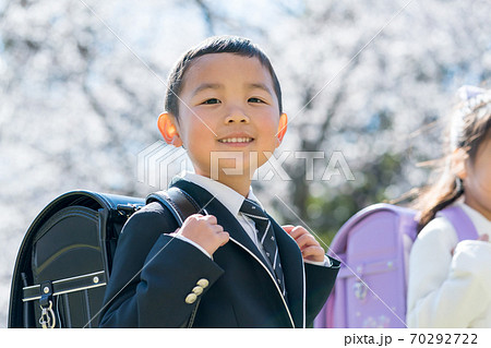 小学校の入学式 70292722