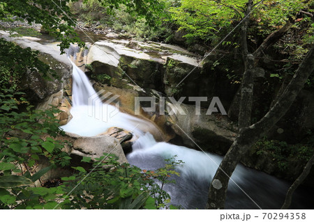 洞元ノ滝 70294358