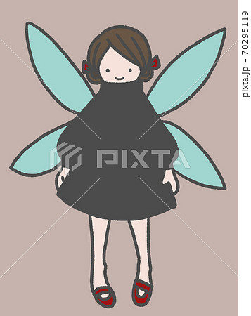 優しい雰囲気の妖精の女の子のクリスマスオーナメントのお人形(灰色の線画) 優しい雰囲気の妖精の女の子のクリスマスオーナメントのお人形(灰色の線画) 70295119