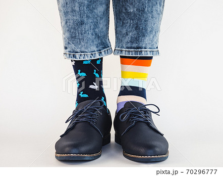 Men's legs, trendy shoes and bright socks Men's legs, trendy shoes and bright socks 70296777