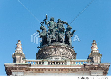 Quadriga on Semperoper in Dresden 70299059