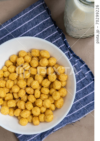 Sugar honey crunchy corn cereal Sugar honey crunchy corn cereal 70299226