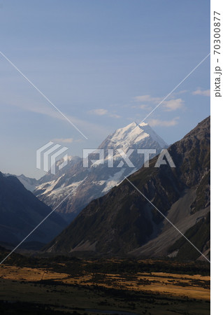 ハーミテージから眺めるマウントクック（ニュージーランド） 70300877