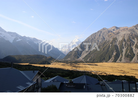 ハーミテージから眺めるマウントクック（ニュージーランド） 70300882