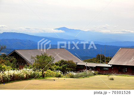 鳥海高原家族旅行村 遠くに月山の写真素材