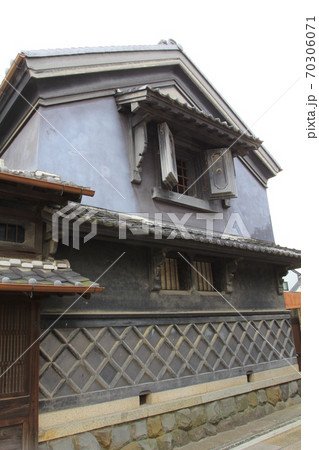 犬山城下の古い蔵 70306071