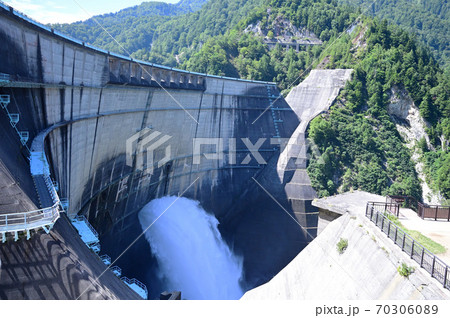 立山_黒部ダムの風景 70306089