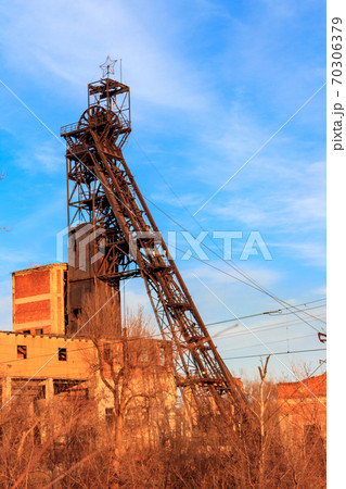 Old rusty mine headgear in Kryvyi Rih, Ukraine Old rusty mine headgear in Kryvyi Rih, Ukraine 70306379