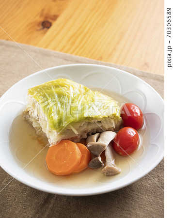 キャベツとひき肉の重ね煮 キャベツとひき肉の重ね煮 70306589