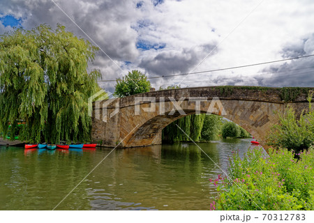 Halfpenny Bridge - Lechlade-on-Thames - United Kingdom Halfpenny Bridge - Lechlade-on-Thames - United Kingdom 70312783