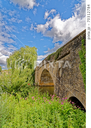 Halfpenny Bridge - Lechlade-on-Thames - United Kingdom Halfpenny Bridge - Lechlade-on-Thames - United Kingdom 70312784