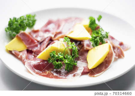 jamon serrano parma prosciutto style smoked ham with mango fruit jamon serrano parma prosciutto style smoked ham with mango fruit 70314660