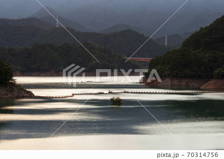 宮ヶ瀬ダム　湖畔エリアの風景 70314756