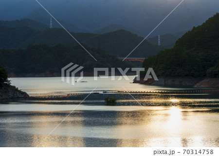 宮ヶ瀬ダム 湖畔エリアの風景 宮ヶ瀬ダム 湖畔エリアの風景 70314758