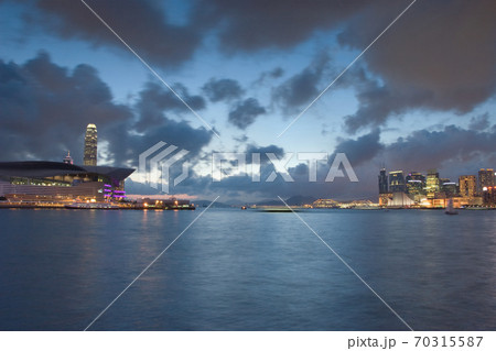 1 June 2007 Victoria harbour in Hong Kong island Central business district with Kowloon 70315587
