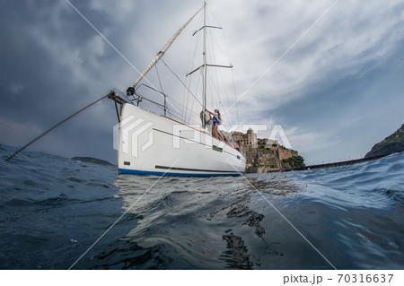 A sailing yacht 70316637