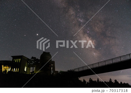 福島田村市の星の村天文台と天の川 70317318