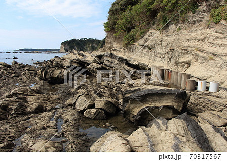 三浦・岩礁の道　毘沙門湾への道 70317567