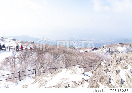 山歩き 登山 風景 70318088
