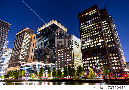 日本の東京都市景観 再開発で姿を現した銀行会館(全国銀行協会)などを望む 日本の東京都市景観 再開発で姿を現した銀行会館(全国銀行協会)などを望む 70320452