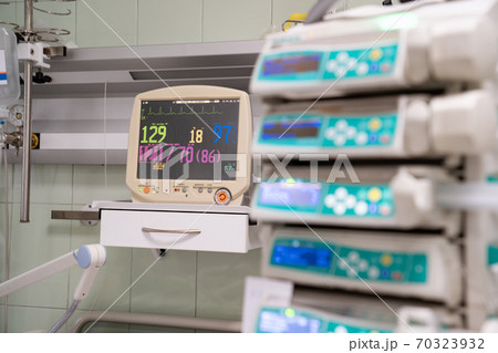 Monitor resuscitation and anesthesia. operating. Monitor resuscitation and anesthesia. operating. 70323932