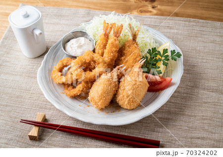 japanese deep fied seafood with cabbage and tartar sauce japanese deep fied seafood with cabbage and tartar sauce 70324202