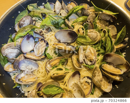Close up shot of delicious clam pasta 70324866