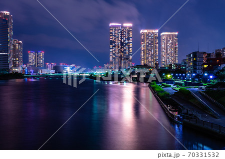 東京　相生橋からの夜景（豊洲、晴海方面） 70331532