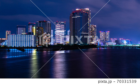 東京 相生橋からの夜景 豊洲方面 の写真素材