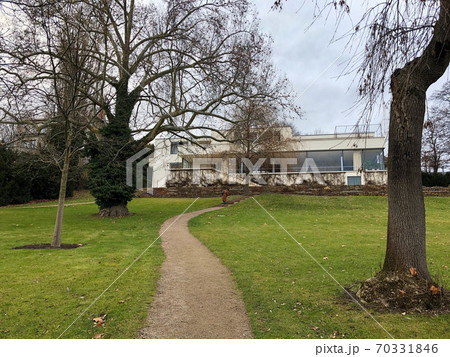 【チェコ・ブルの】トゥーゲントハット邸(ミース・ファン・デル・ローエ作) 【チェコ・ブルの】トゥーゲントハット邸(ミース・ファン・デル・ローエ作) 70331846