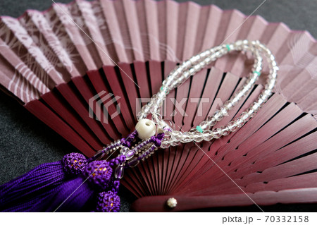 数珠と扇子 1　女性用 70332158