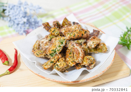 ゴーヤーの唐揚げ 70332841