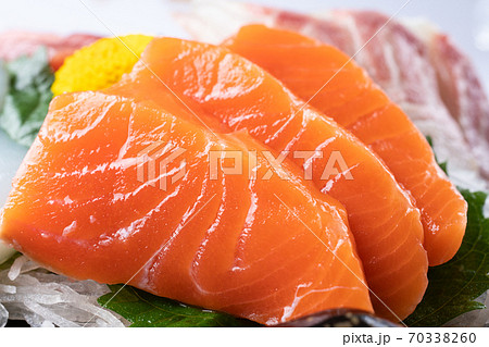 サーモンのお刺身 サーモンのお刺身 70338260