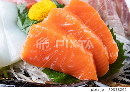 サーモンのお刺身 サーモンのお刺身 70338262