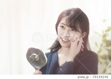 ビューティ 女性 イメージ 70339240