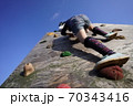 子供のボルダリング 70343416