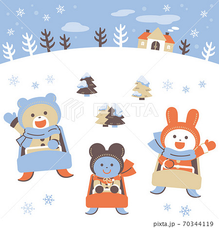 ソリあそびをするクマ ウサギ ネズミ セット 4色 シンプルカラーのイラスト素材