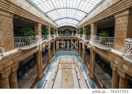 Traditional bath with swimming pool 70347355