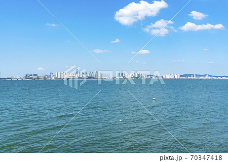 風景 空 高層ビル 70347418