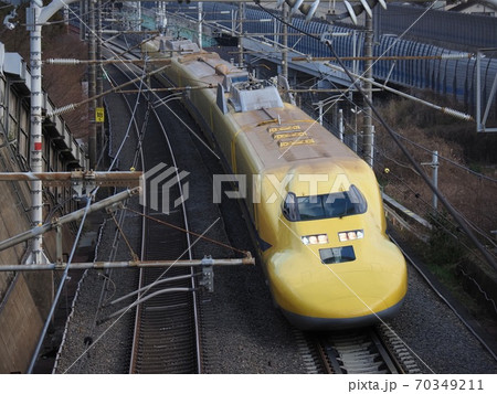 ドクターイエロー　大津市石山付近にて 70349211