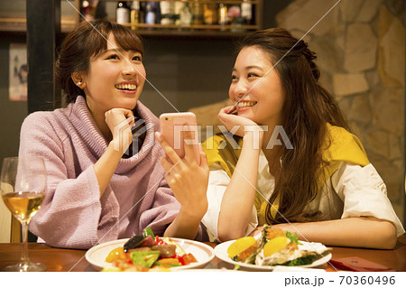 女子会 70360496