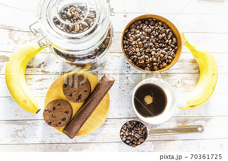 コーヒーとお菓子 コーヒーとお菓子 70361725