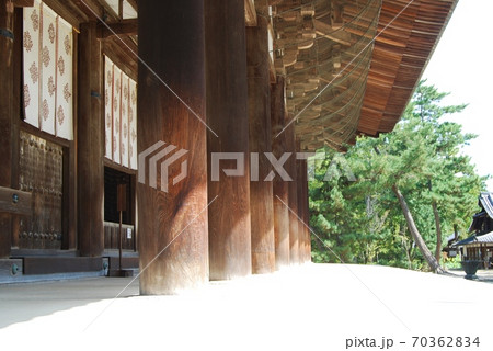 唐招提寺の金堂列柱 70362834