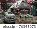 ジオラマ冬の光景-農家の風景 70363073