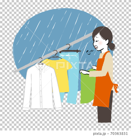 在室內乾燥的女人 70363831