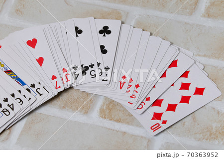 トランプ、玩具、ゲーム、おもちゃ、勝負、遊び、カードゲーム、娯楽 70363952