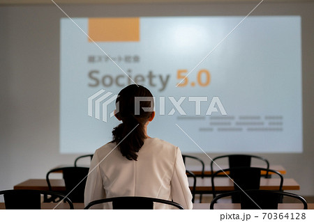 30s 70364128