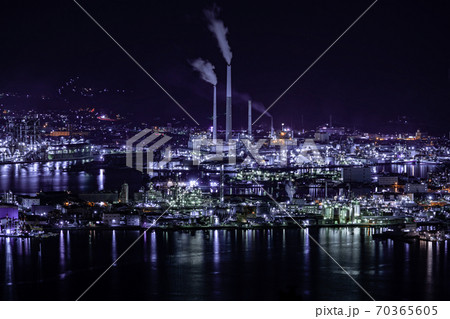 周南コンビナート工場群の夜景 周南コンビナート工場群の夜景 70365605