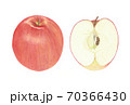 りんご一個と半分 70366430